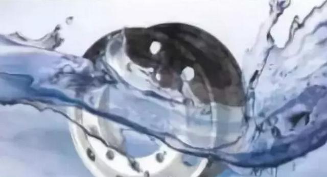 鑄造(zào)與鍛造的區别，90%的(de)車友都不知道