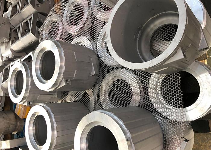 合金(jīn)鑄造澆入(rù)型腔冷卻(que)到室溫要(yao)經曆三個(gè)階段