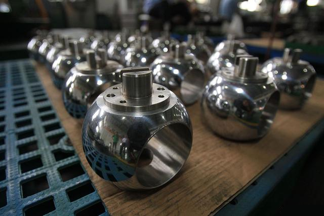 高壓偏(pian)心半球閥安裝注(zhu)事事項